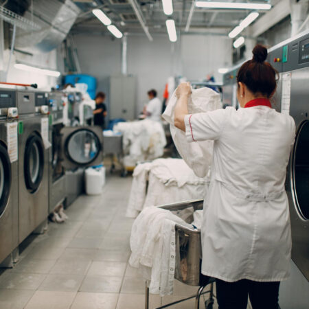 limpieza-seco-ropa-pano-limpio-proceso-quimico-lavanderia-tintoreria-industrial(6)